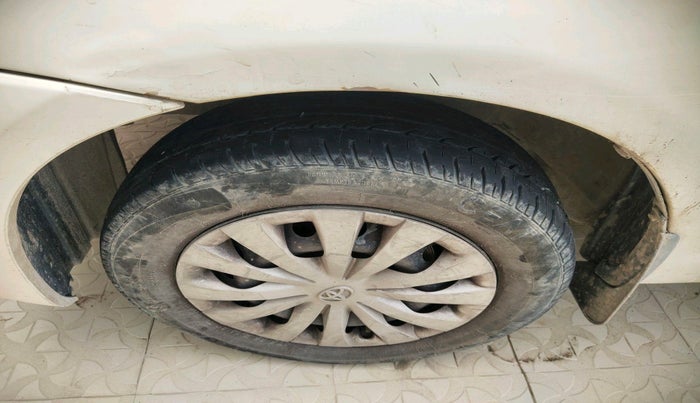 2012 Toyota Etios Liva G SP, Petrol, Manual, 75,306 km, tyre
