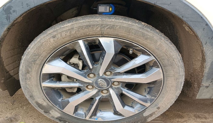 2021 Mahindra XUV300 W8 (O) 1.2 PETROL, Petrol, Manual, 27,370 km, tyre