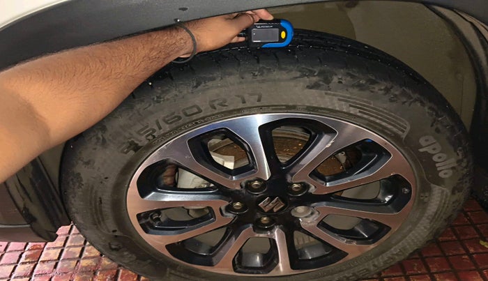2023 Maruti Grand Vitara ALPHA SMART HYBRID AT DUAL TONE, Petrol, Automatic, 17,605 km, tyre