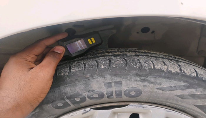 2013 Maruti Wagon R 1.0 LXI CNG, Petrol, Manual, 1,46,311 km, tyre