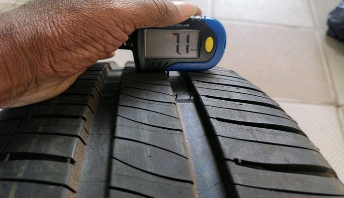 2013 Maruti Ritz VXI, Petrol, Manual, 80,154 km, tyre