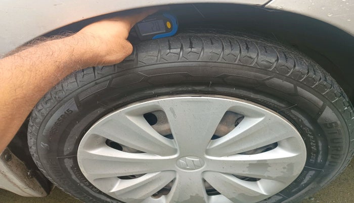 2015 Maruti Ertiga LXI CNG, Petrol, Manual, 1,20,006 km, tyre