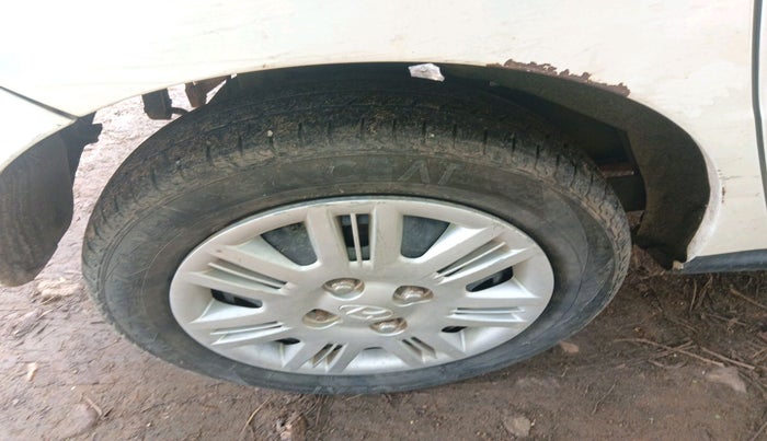 2010 Hyundai Santro Xing GLS, Petrol, Manual, 7,260 km, tyre