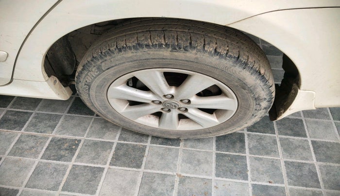 2012 Toyota Corolla Altis G PETROL, Petrol, Manual, 69,947 km, tyre