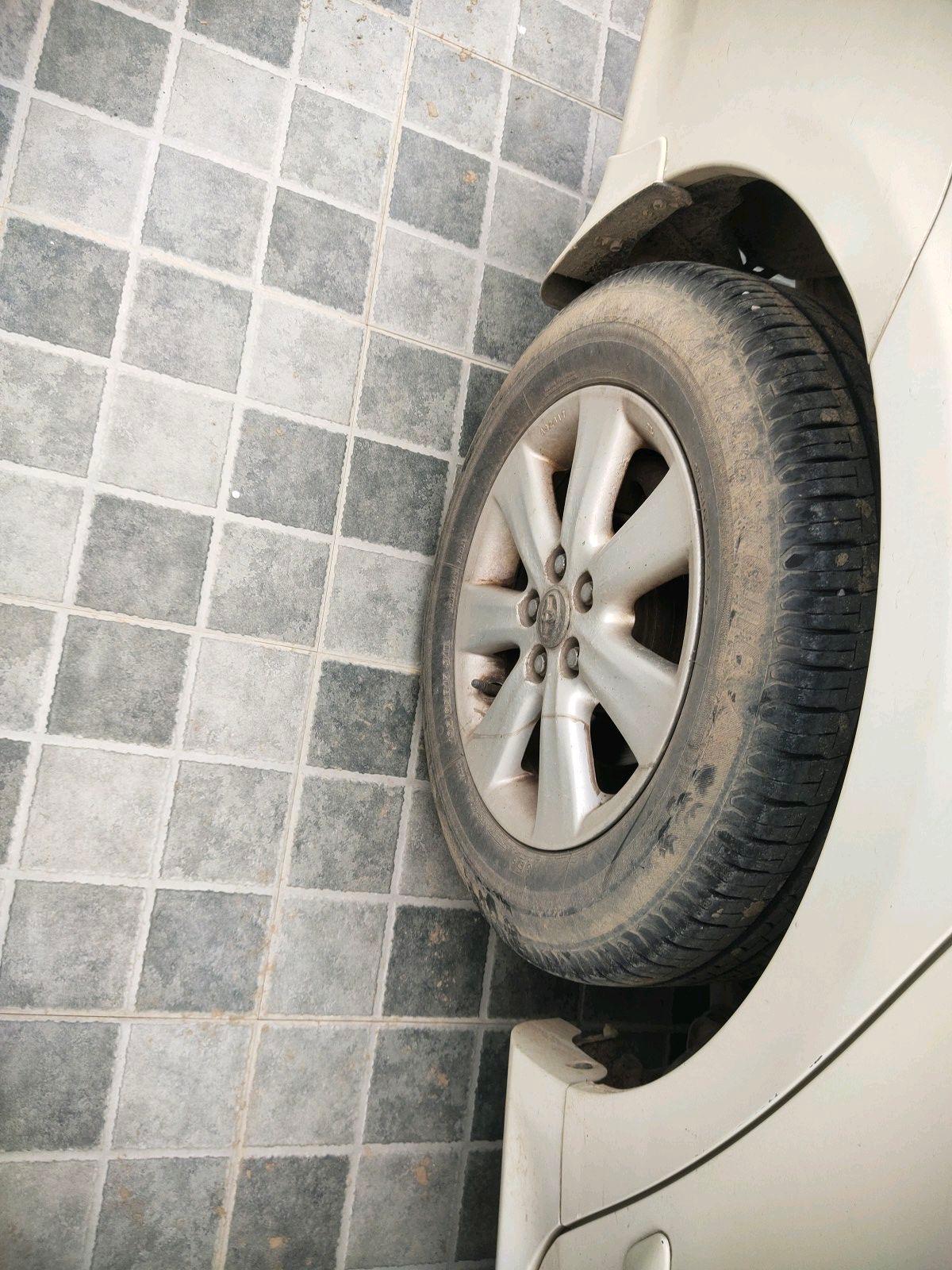 2012 Toyota Corolla Altis G PETROL, Petrol, Manual, 73,500 km, tyre