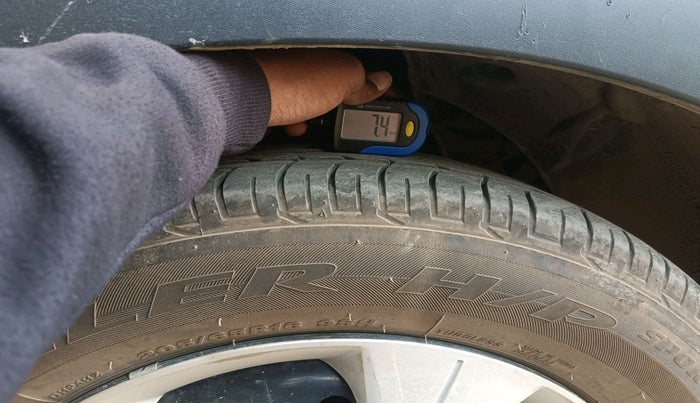 2023 Mahindra XUV300 W6 1.2 PETROL, Petrol, Manual, 5,993 km, tyre