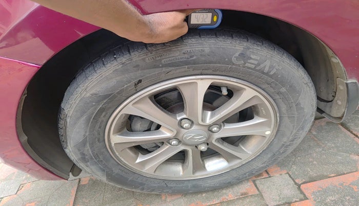 2016 Hyundai Grand i10 ASTA (O) AT 1.2 KAPPA VTVT, Petrol, Automatic, 1,04,376 km, tyre