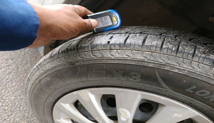 2015 Maruti Swift Dzire VDI, Diesel, Manual, 1,53,124 km, tyre