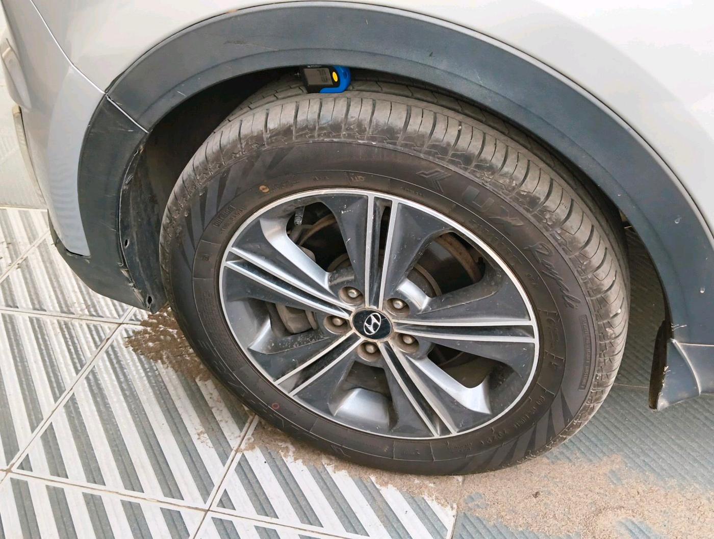 2015 Hyundai Creta SX (O) 1.6 DIESEL, Diesel, Manual, 1,17,794 km, tyre
