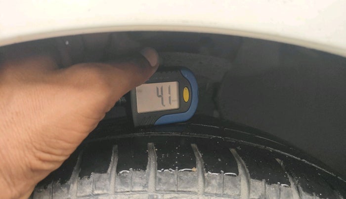 2018 Hyundai Grand i10 SPORTZ AT 1.2 KAPPA VTVT, Petrol, Automatic, 20,790 km, tyre
