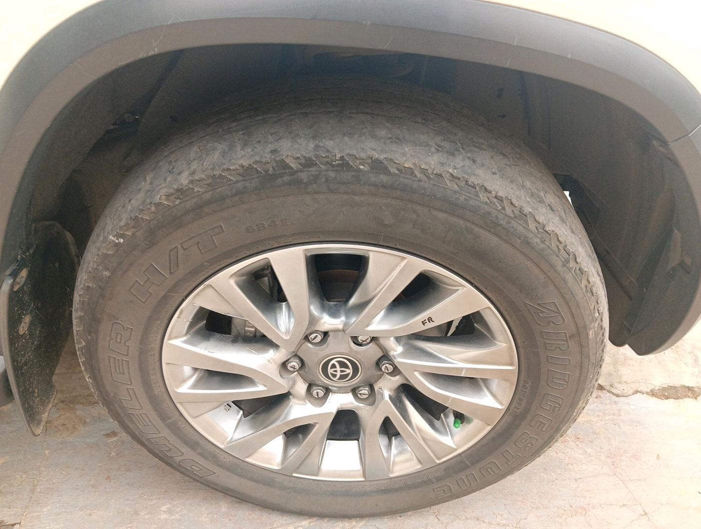 2022 Toyota Fortuner 4X4 MT 2.8 DIESEL, Diesel, Manual, 77,940 km, tyre