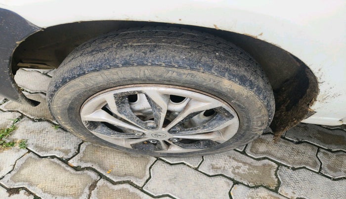 2010 Maruti Alto LX, Petrol, Manual, 1,16,050 km, tyre