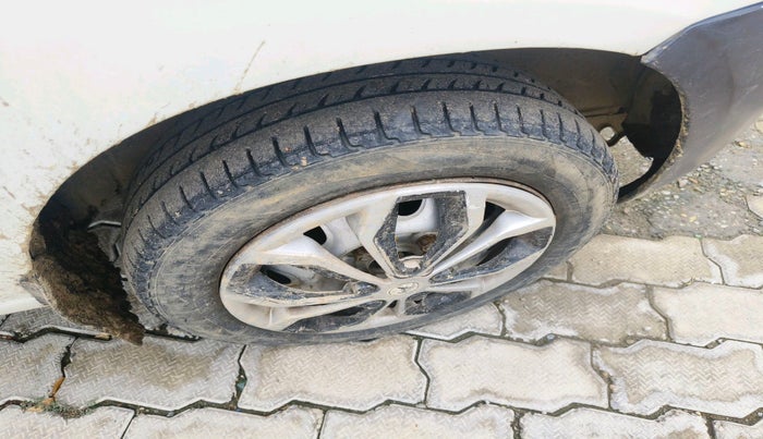 2010 Maruti Alto LX, Petrol, Manual, 1,16,050 km, tyre