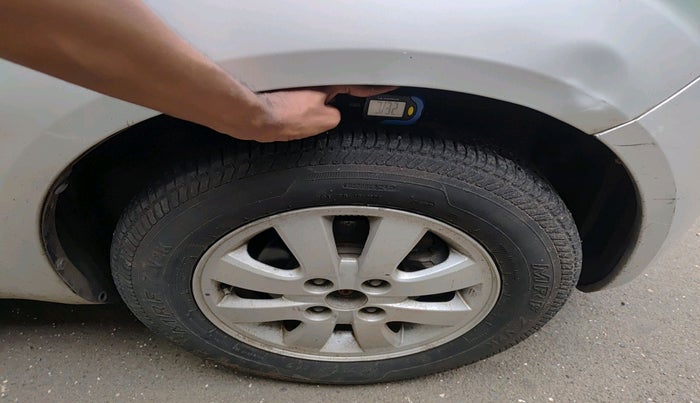 2010 Maruti Ritz ZXI, Petrol, Manual, 1 km, tyre