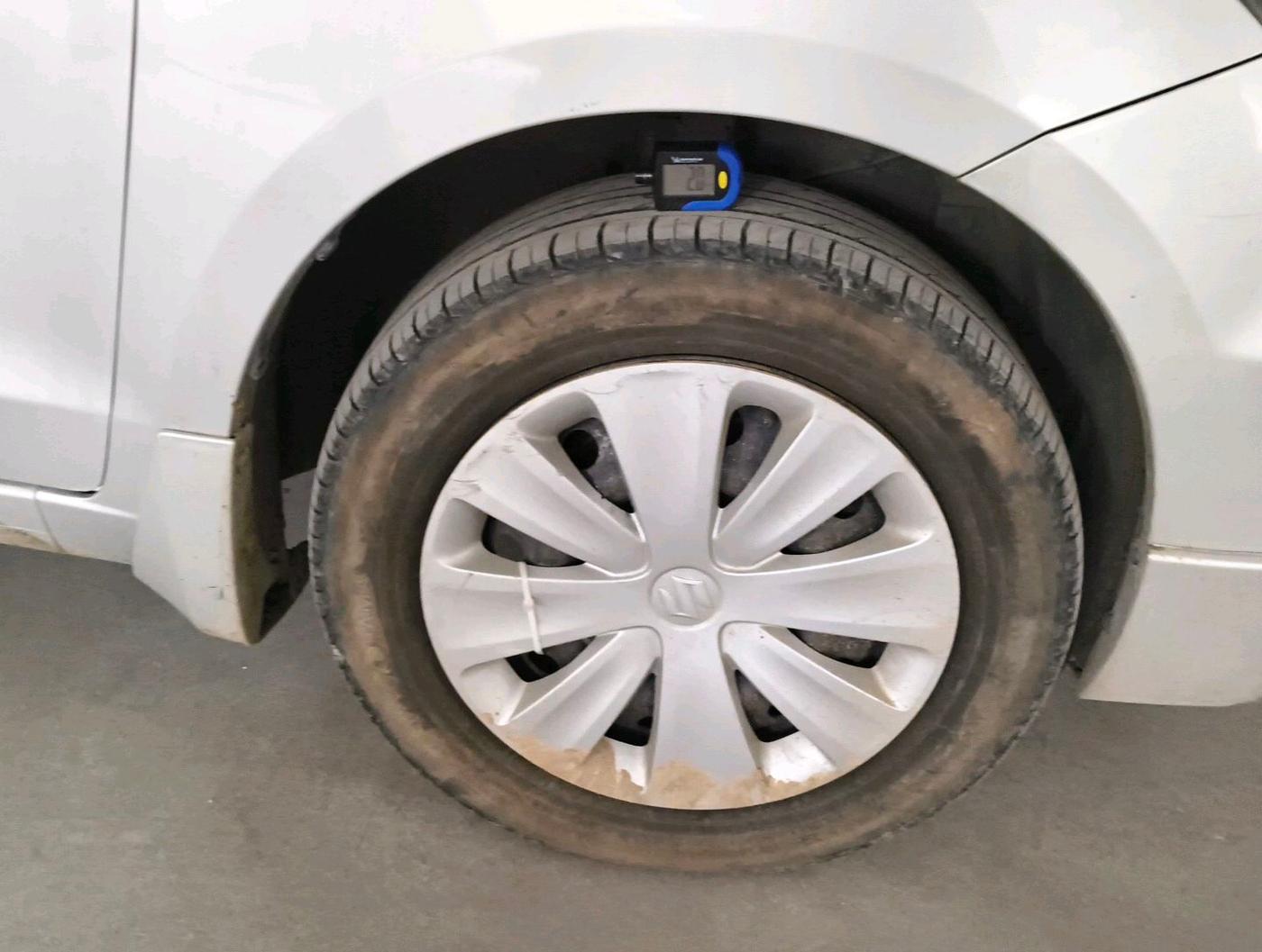 2018 Maruti Ertiga VXI, Petrol, Manual, 98,925 km, tyre