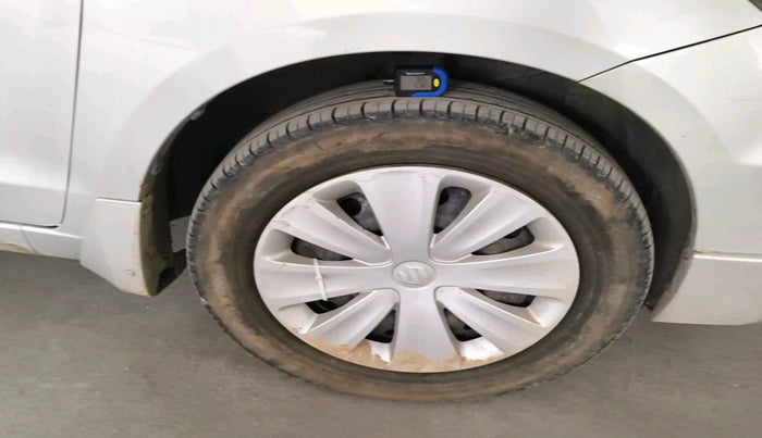 2018 Maruti Ertiga VXI, Petrol, Manual, 98,925 km, tyre