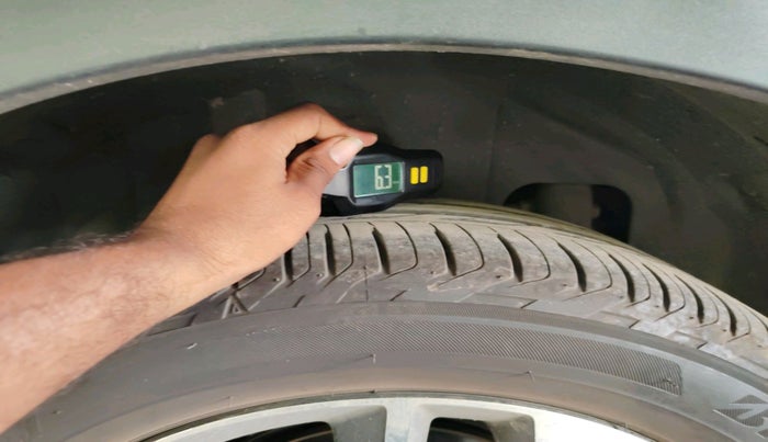 2020 Mahindra XUV300 W8 (O) 1.2 PETROL, Petrol, Manual, 77,908 km, tyre
