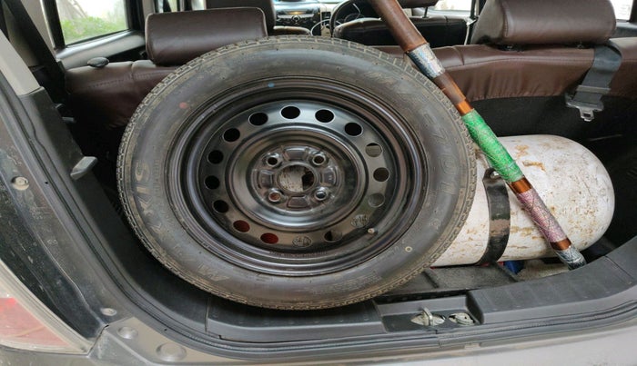 2017 Maruti Wagon R 1.0 VXI+, Petrol, Manual, 73,391 km, tyre