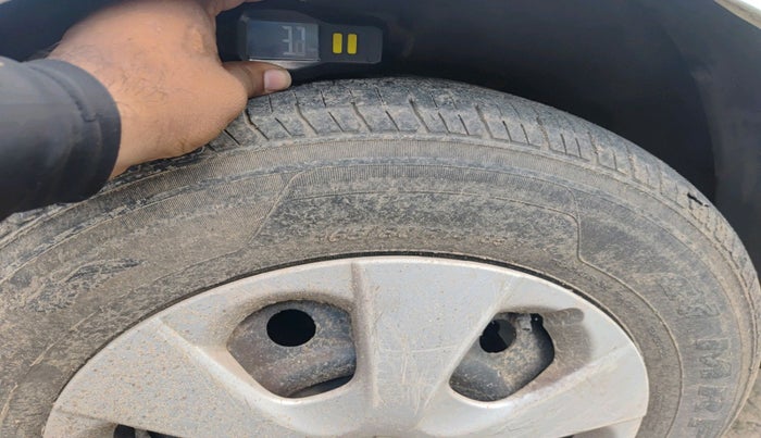 2011 Maruti Ritz VXI, Petrol, Manual, 1,10,997 km, tyre