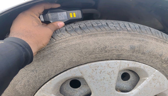 2011 Maruti Ritz VXI, Petrol, Manual, 1,10,997 km, tyre