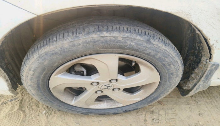 2013 Honda City 1.5L I-VTEC E MT, Petrol, Manual, 1,26,533 km, tyre