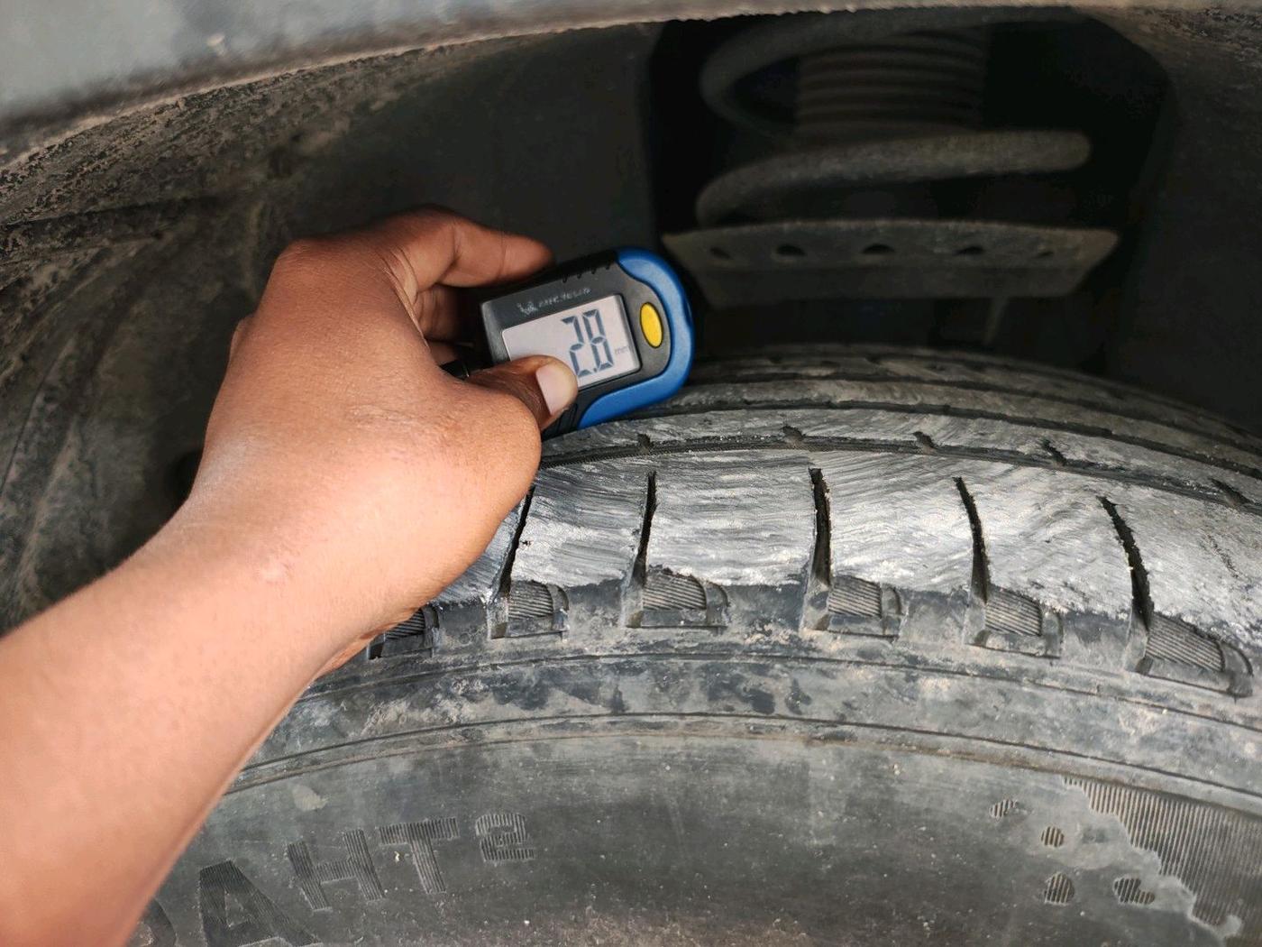 2021 Tata Safari XZ PLUS, Diesel, Manual, 1,04,664 km, tyre