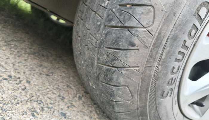 2019 Hyundai Creta SX 1.6 PETROL, Petrol, Manual, 7,20,000 km, tyre