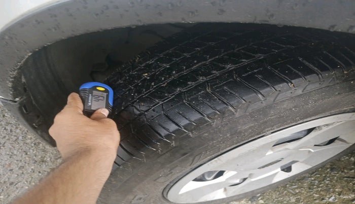 2019 Mahindra XUV500 W7 AT, Diesel, Automatic, 1,14,877 km, tyre