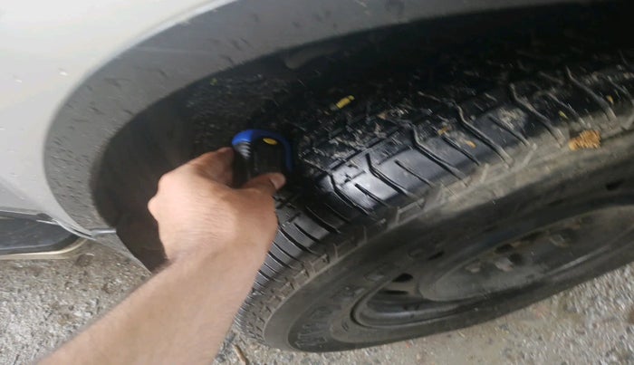 2019 Mahindra XUV500 W7 AT, Diesel, Automatic, 1,14,877 km, tyre