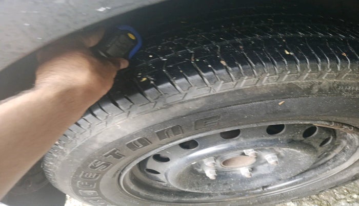 2019 Mahindra XUV500 W7 AT, Diesel, Automatic, 1,14,877 km, tyre