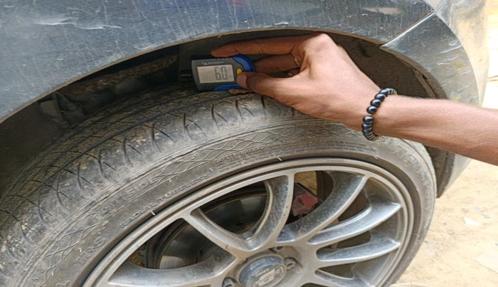 2017 Volkswagen Polo HIGHLINE1.2L, Petrol, Manual, 72,997 km, tyre