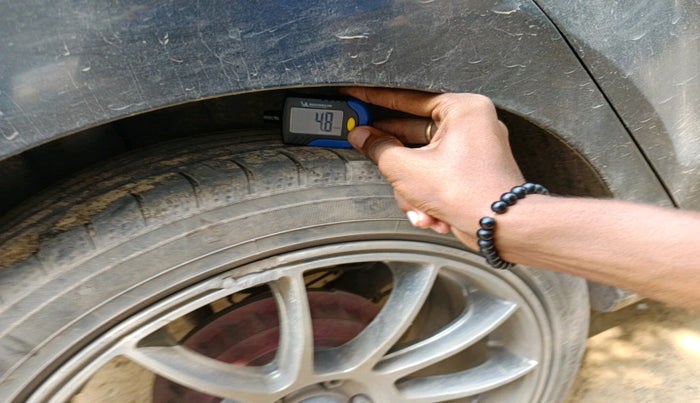 2017 Volkswagen Polo HIGHLINE1.2L, Petrol, Manual, 72,997 km, tyre