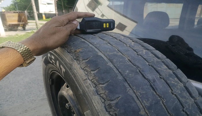 2016 Mahindra TUV300 T4 PLUS, Diesel, Manual, 88,601 km, tyre