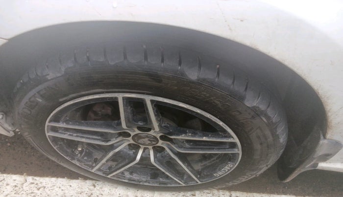 2019 Volkswagen Ameo COMFORTLINE 1.0L, Petrol, Manual, 1,61,436 km, tyre