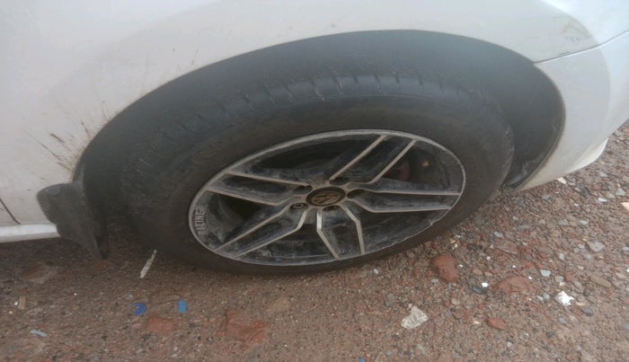 2019 Volkswagen Ameo COMFORTLINE 1.0L, Petrol, Manual, 1,61,436 km, tyre