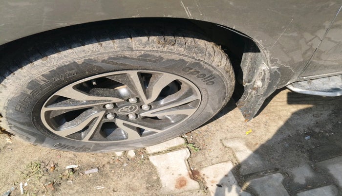 2020 Toyota Innova Crysta 2.4 VX 8 STR, Diesel, Manual, 1,65,165 km, tyre