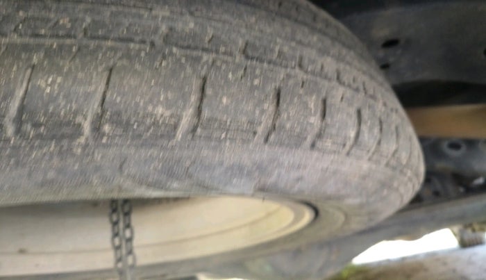 2020 Toyota Innova Crysta 2.4 VX 8 STR, Diesel, Manual, 1,65,165 km, tyre