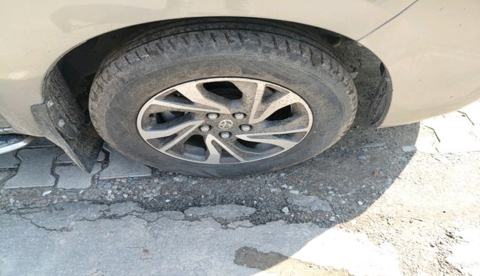 2020 Toyota Innova Crysta 2.4 VX 8 STR, Diesel, Manual, 1,65,165 km, tyre