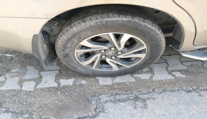 2020 Toyota Innova Crysta 2.4 VX 8 STR, Diesel, Manual, 1,65,165 km, tyre