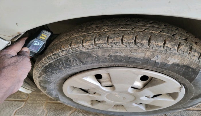 2011 Maruti A Star LXI, Petrol, Manual, 48,111 km, tyre