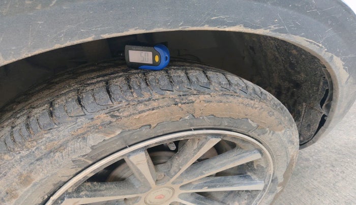 2023 Tata NEXON SMART 1.2 PETROL, Petrol, Manual, 14,694 km, tyre