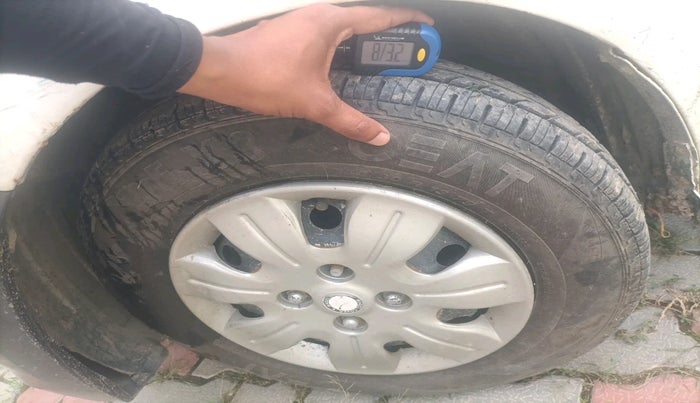 2015 Hyundai i10 MAGNA 1.1, Petrol, Manual, 60,860 km, tyre