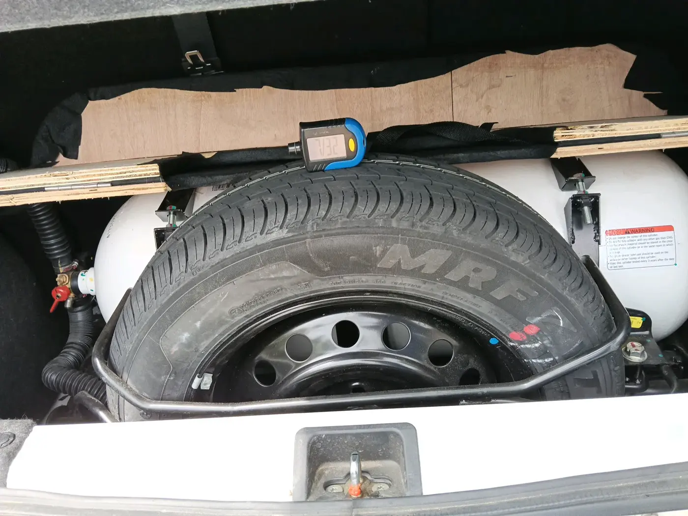 2024 Maruti New Wagon-R VXI CNG 1.0, Petrol, Manual, 26,000 km, tyre