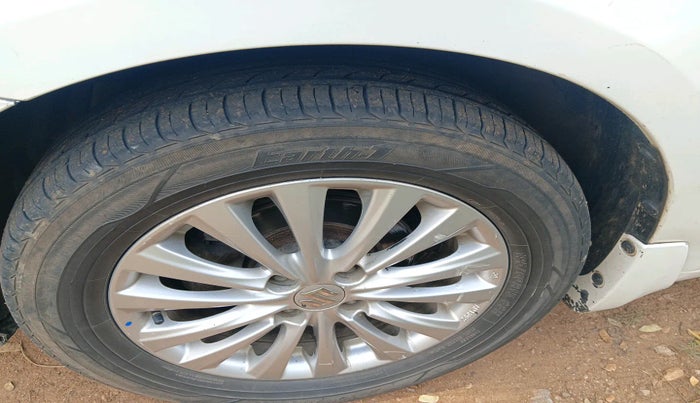 2015 Maruti Ciaz ZDI SHVS, Diesel, Manual, 1,32,598 km, tyre