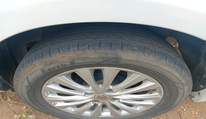 2015 Maruti Ciaz ZDI SHVS, Diesel, Manual, 1,32,598 km, tyre