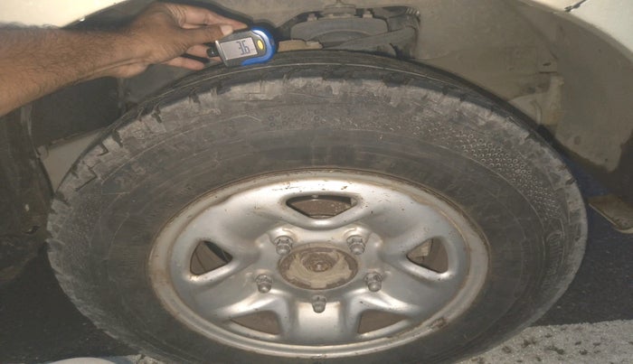 2013 Tata Safari Storme 2.2 LX 4X2, Diesel, Manual, 1,28,500 km, tyre