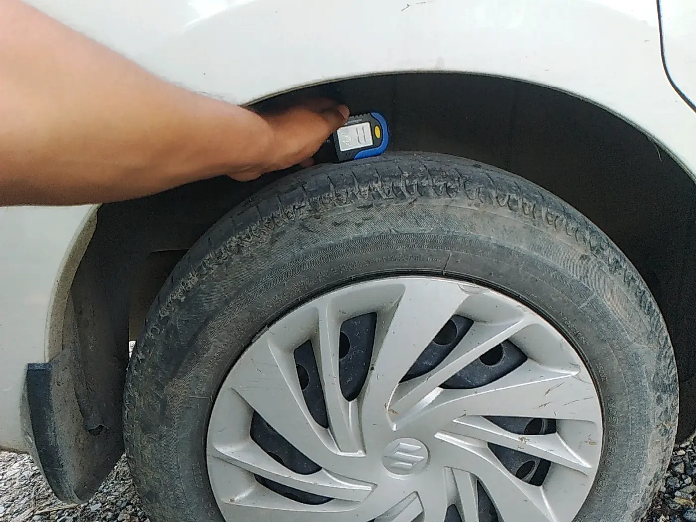 2022 Maruti Ertiga VXI SHVS, Petrol, Manual, 28,767 km, tyre