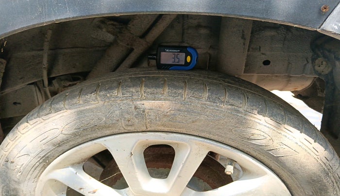 2017 Mahindra KUV 100 NXT K8 D 6 STR, Diesel, Manual, 57,482 km, tyre