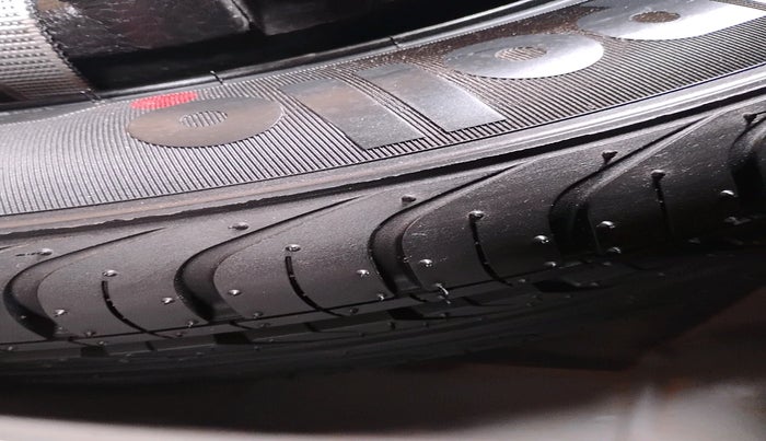 2019 Volkswagen Polo HIGHLINE PLUS 1.0 16 ALLOY, Petrol, Manual, 65,350 km, tyre