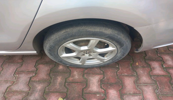 2014 Volkswagen Vento HIGHLINE DIESEL 1.6, Diesel, Manual, 93,924 km, tyre